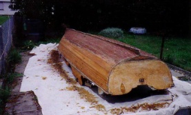 Renovation Holzboot - Bootsfarben sind hier unerlässlich
